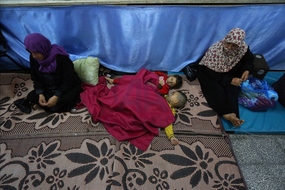 Gazan families take shelter in schools amid Israeli attacks