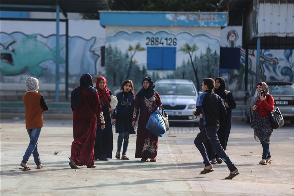 غزة.. عائلات تهجر منازلها إثر قصف مدفعي إسرائيلي
