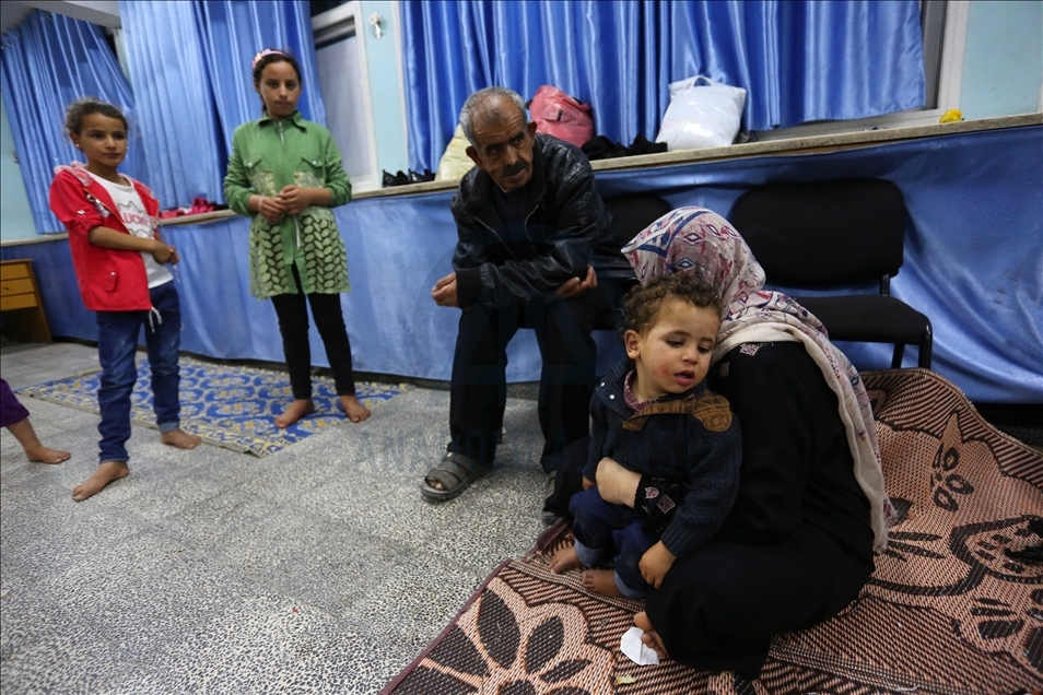 Gazan families take shelter in schools amid Israeli attacks