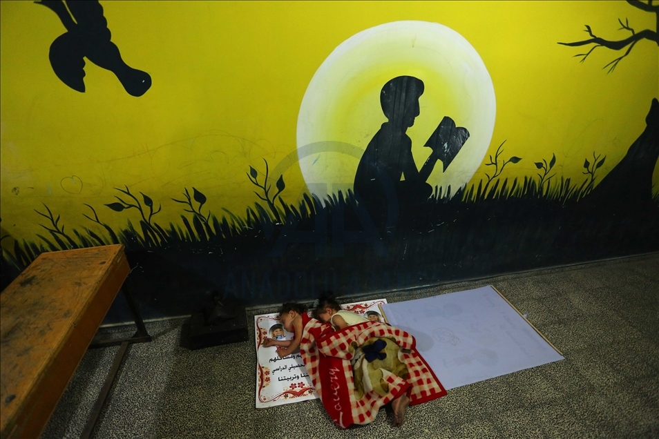 Gazan families take shelter in schools amid Israeli attacks