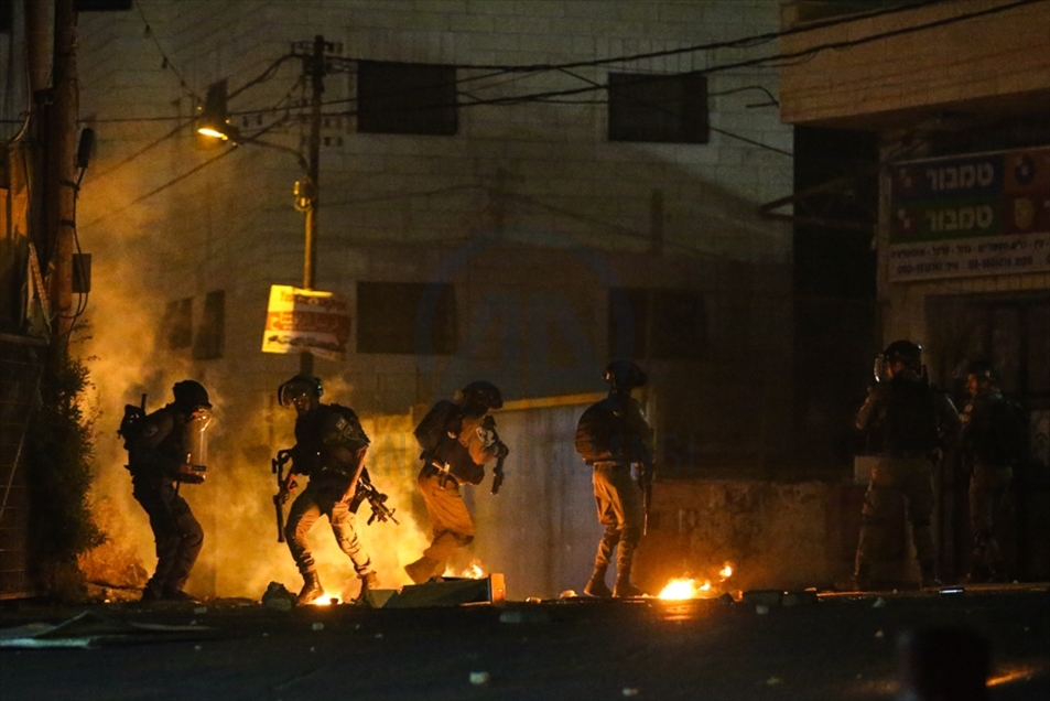 Fuerzas israelíes intervienen con violencia en las manifestaciones de palestinos en Jerusalén