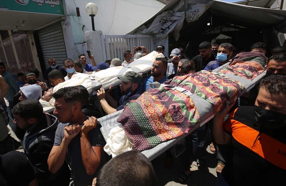 أحال عيدها "مأتماً".. صاروخ إسرائيلي يقتل فرحة عائلة "الرنتيسي" بغزة