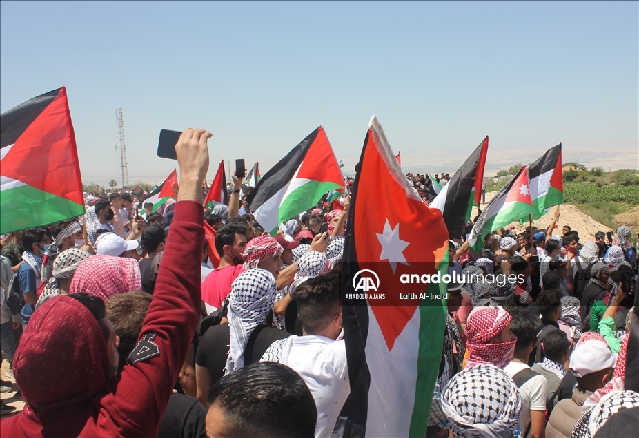 Ürdünlüler Filistin sınırında İsrail'in saldırılarını protesto etmeyi sürdürüyor