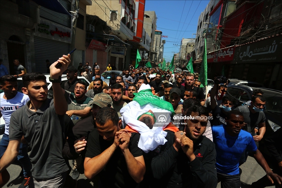 Gazze 14 şehidini uğurladı