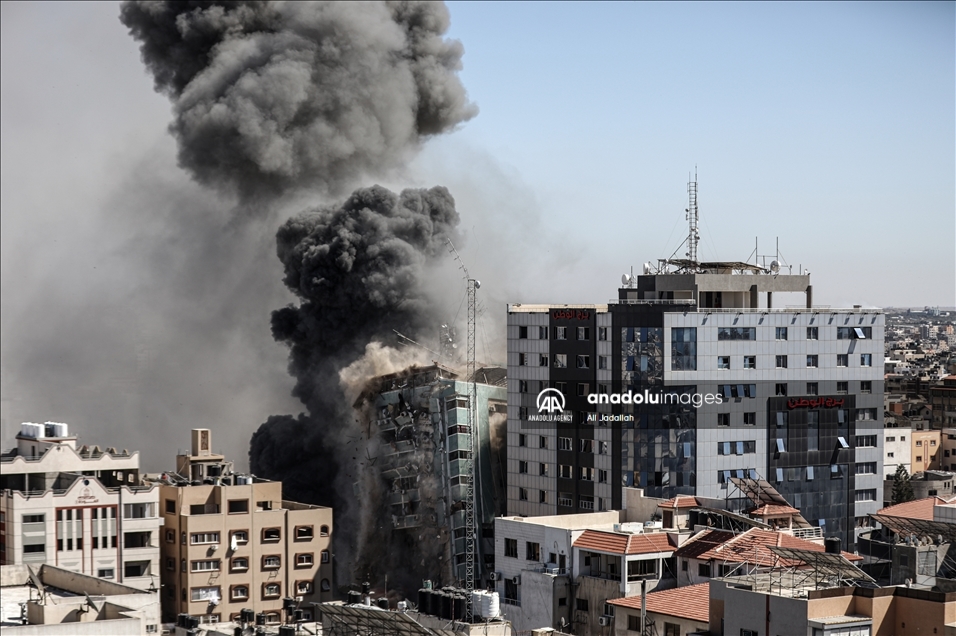 Fuerzas israelíes destruyen edificio en Gaza que albergaba instalaciones de Al-Jazeera y Associated Press