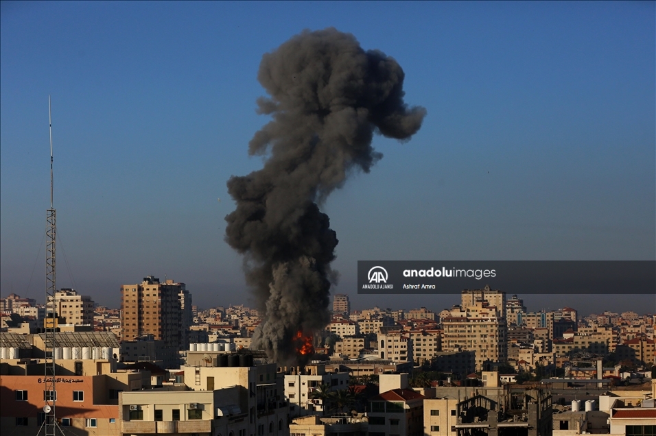 İsrail, Gazze'deki "Hükümete ait Ensar kompleksi" binasını vurdu