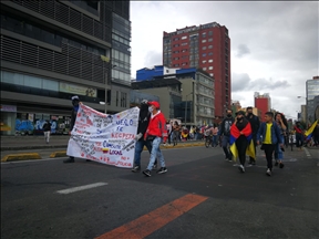 Artistas y manifestantes protestan en el día 18 del Paro Nacional en Colombia