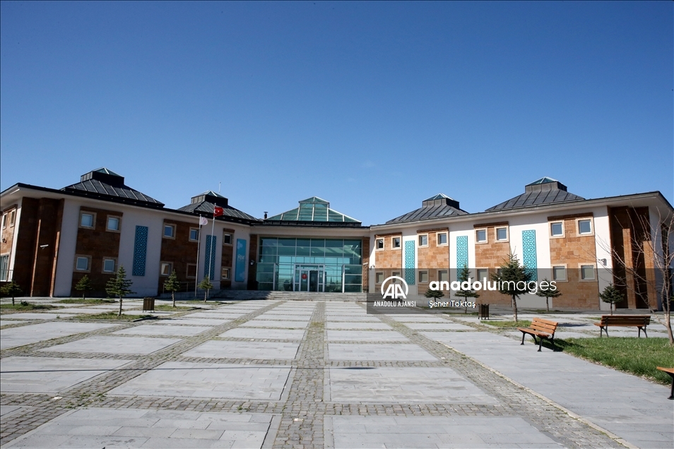 "Sakin Şehir" Ahlat'ta açılan Arkeoloji Müzesi kısıtlama sonrası ziyaretçilerini bekliyor