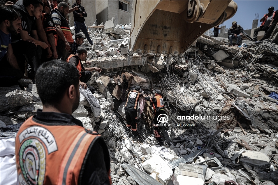 غزة.. 33 شهيدا في تدمير منطقة سكنية على رؤوس ساكنيها