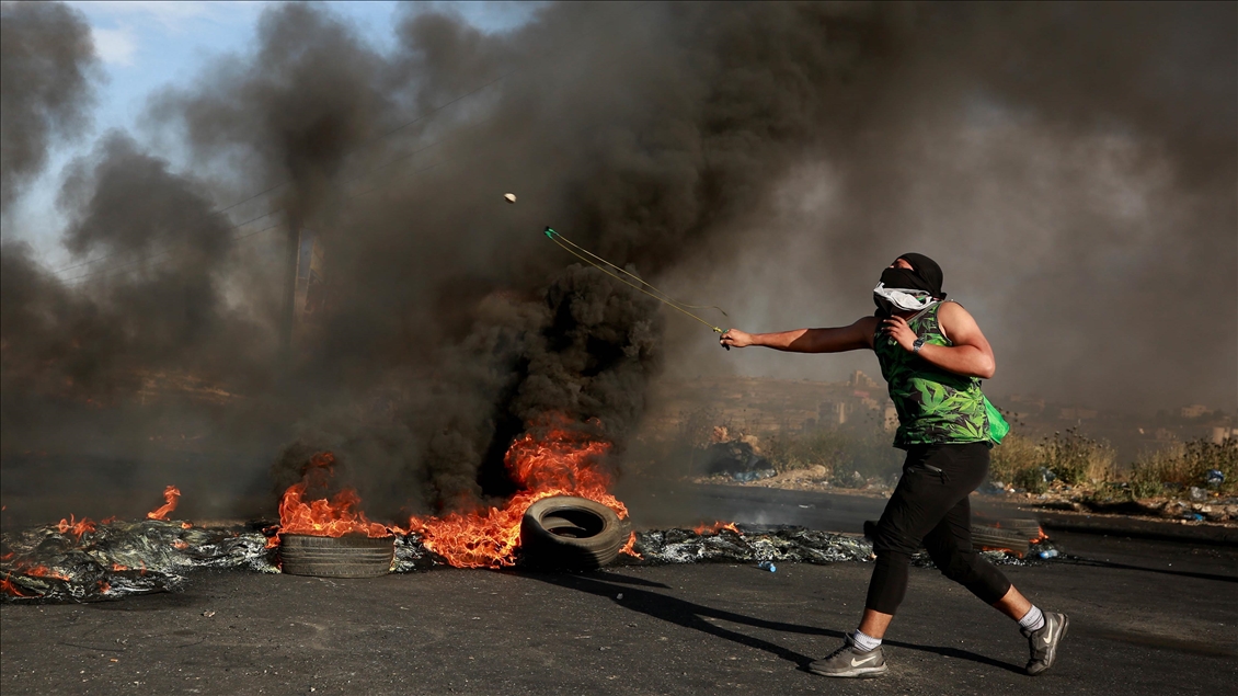 Israeli forces intervene in Palestinians in Ramallah
