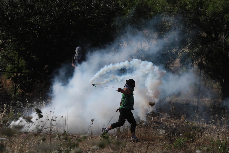 Israeli forces intervene in Palestinians in Ramallah