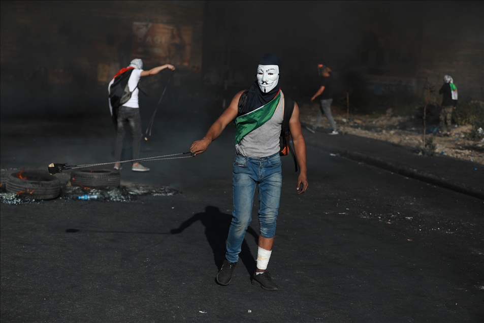 Israeli forces intervene in Palestinians in Ramallah