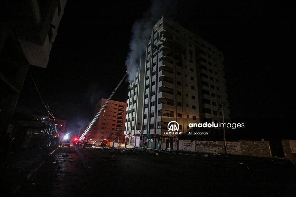 Israeli forces destroy 12- storey building in Gaza City