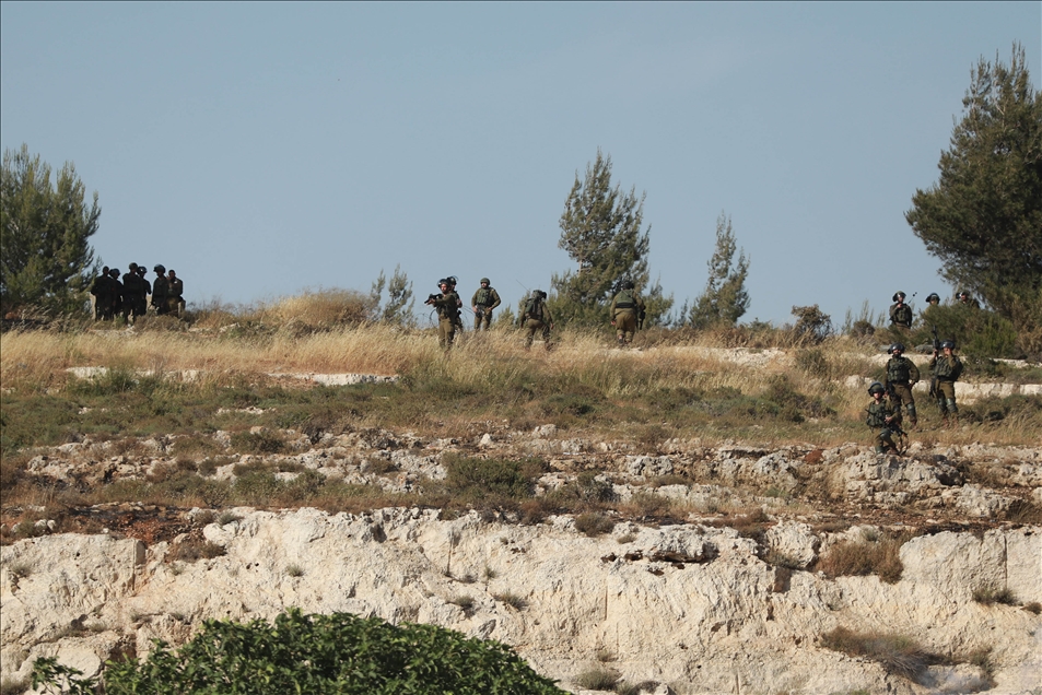 Israeli forces intervene in Palestinians in Ramallah