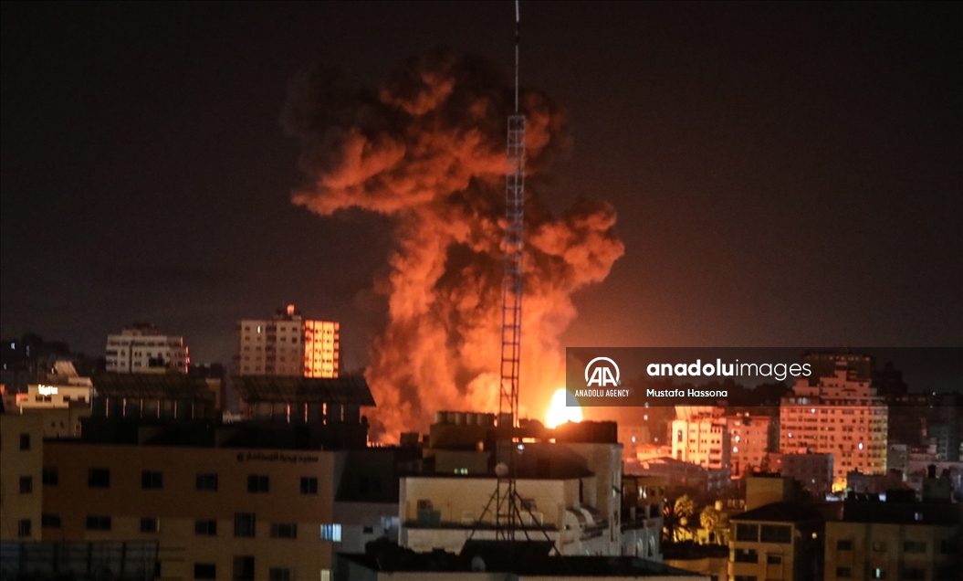 غارات إسرائيلية عنيفة على مدينة غزة وشمالي القطاع