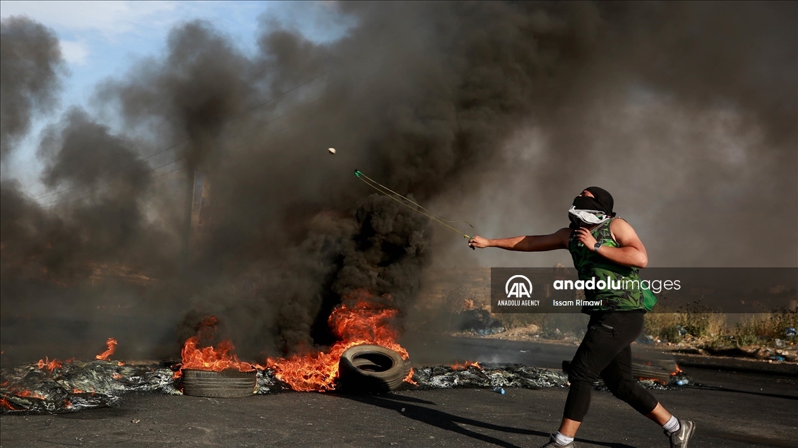 Israeli forces intervene in Palestinians in Ramallah