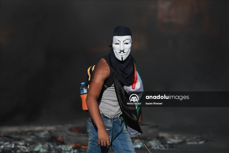 Israeli forces intervene in Palestinians in Ramallah