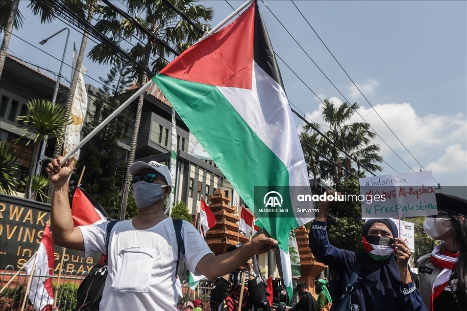 Endonezya'nın Surabaya kentinde Filistin'e destek gösterisi
