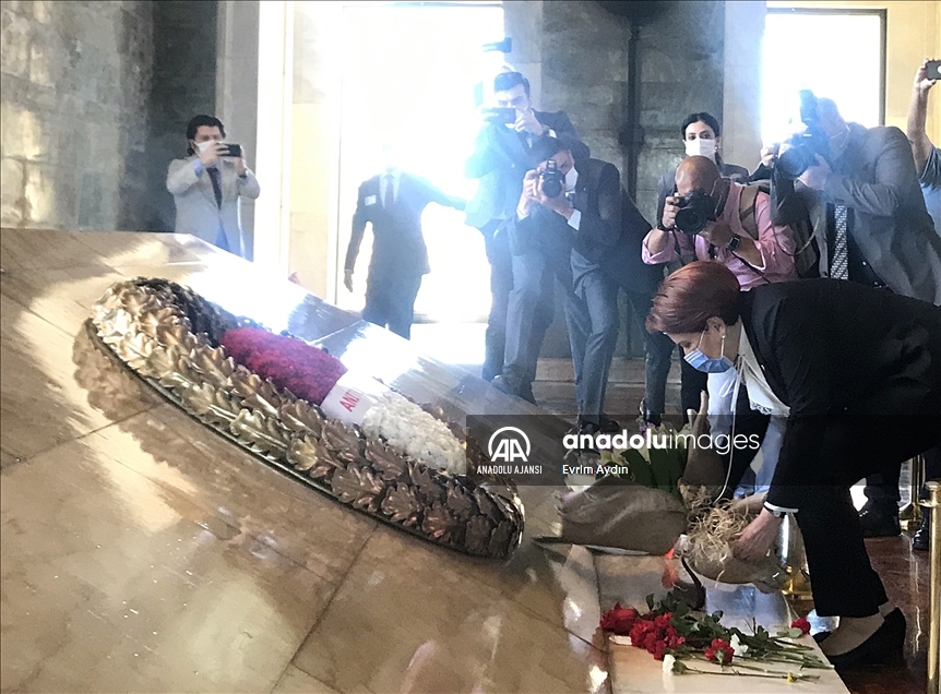 İYİ Parti Genel Başkanı Akşener, Anıtkabir'i ziyaret etti