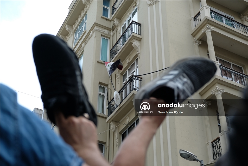 إسطنبول.. سوريون ينددون بـ"مهزلة" الانتخابات الرئاسية لنظام الأسد