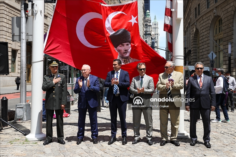 ABD'nin New York şehrinde Türk bayrağı göndere çekildi 