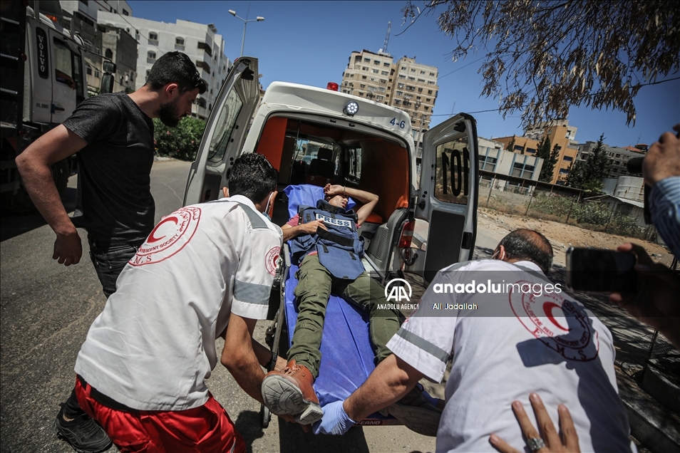 Anadolu Agency cameraman injured in Israeli attack in Gaza