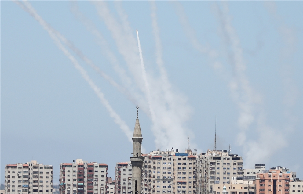 İsrail'in hava saldırılarına Gazze'den yanıt verildi