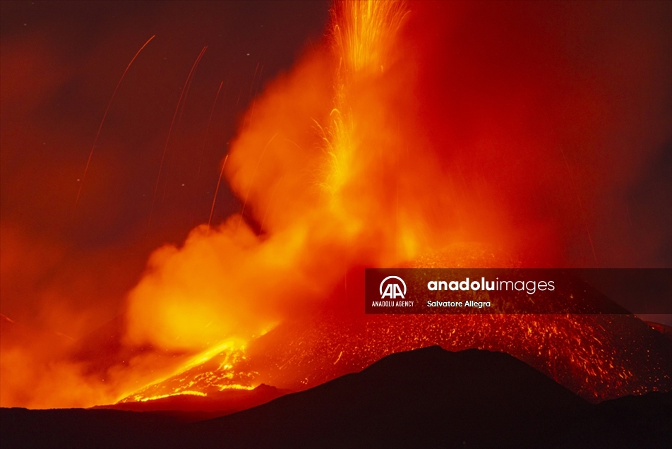 Nueva erupción del volcán Etna en Italia