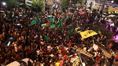 Të rinjtë palestinezë në Gaza dhe Bregun Perëndimor në atmosferë festive për "armëpushimin"