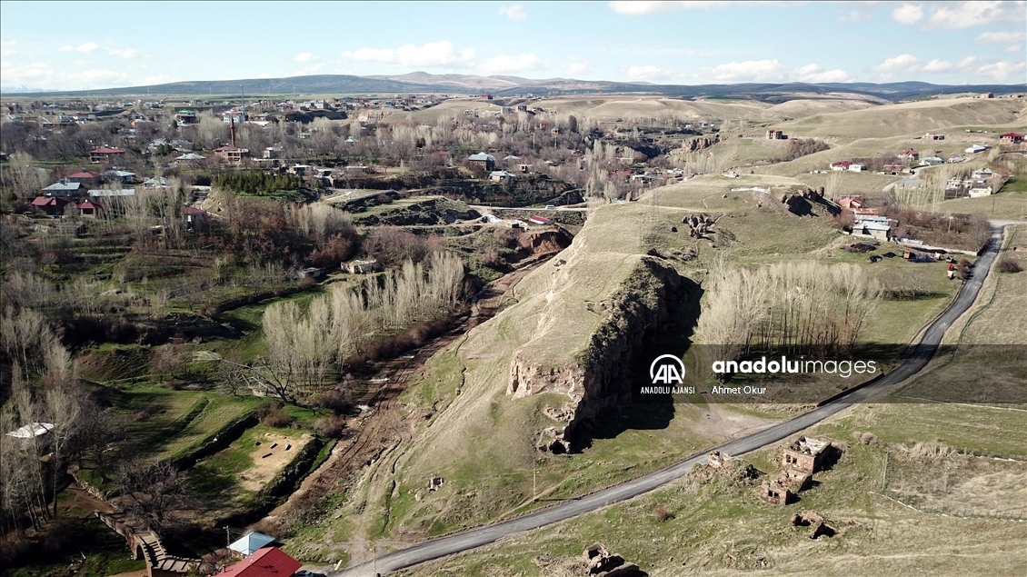 "Vadideki güzel şehir" Bitlis ziyaretçilerini tarihte yolculuğa çıkarıyor