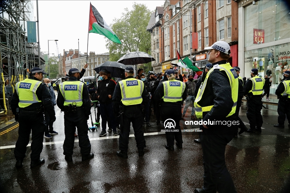 Londra polisi, İsrail destekçilerinin Filistin destekçilerine saldırmasını önledi