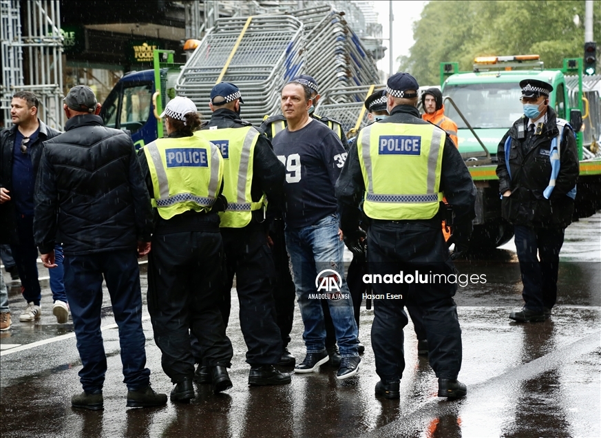 Londra polisi, İsrail destekçilerinin Filistin destekçilerine saldırmasını önledi