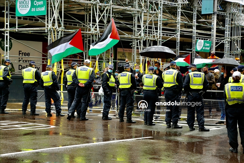 Londra polisi, İsrail destekçilerinin Filistin destekçilerine saldırmasını önledi