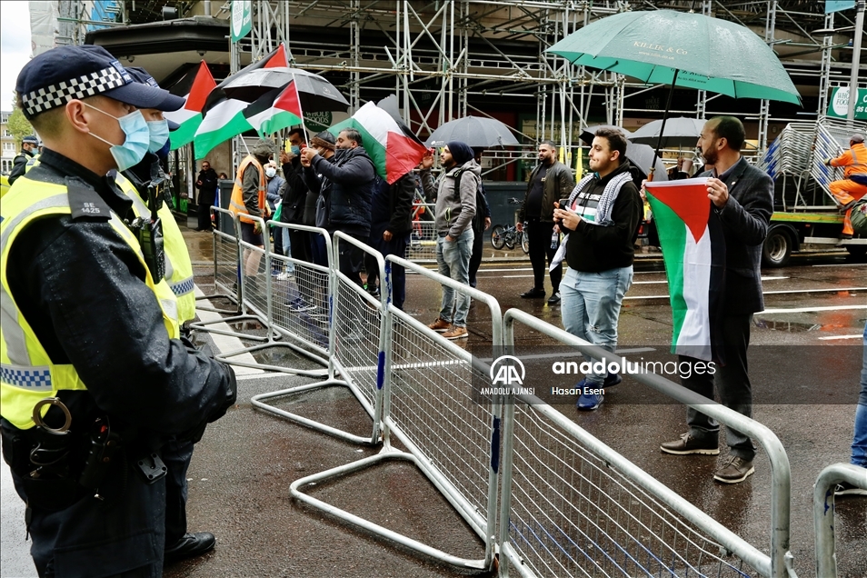 Londra polisi, İsrail destekçilerinin Filistin destekçilerine saldırmasını önledi