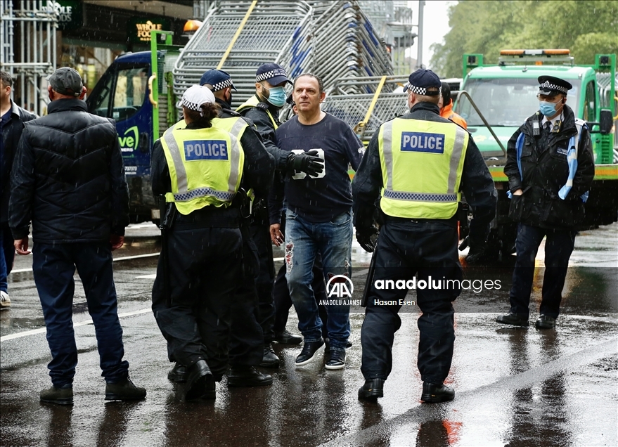 Londra polisi, İsrail destekçilerinin Filistin destekçilerine saldırmasını önledi