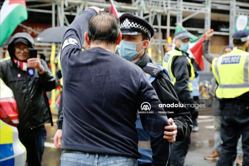 Londra polisi, İsrail destekçilerinin Filistin destekçilerine saldırmasını önledi
