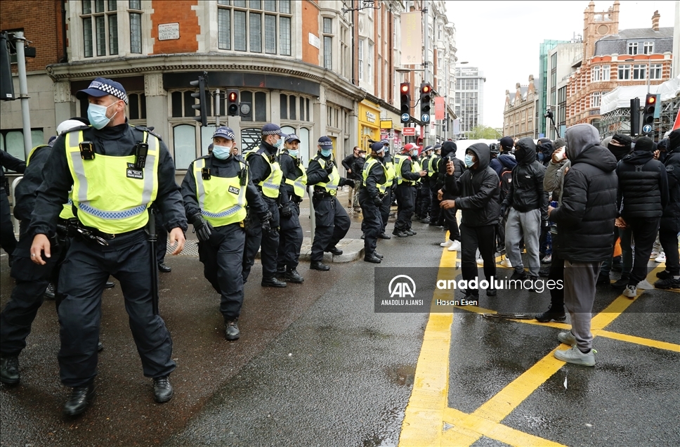 Londra polisi, İsrail destekçilerinin Filistin destekçilerine saldırmasını önledi