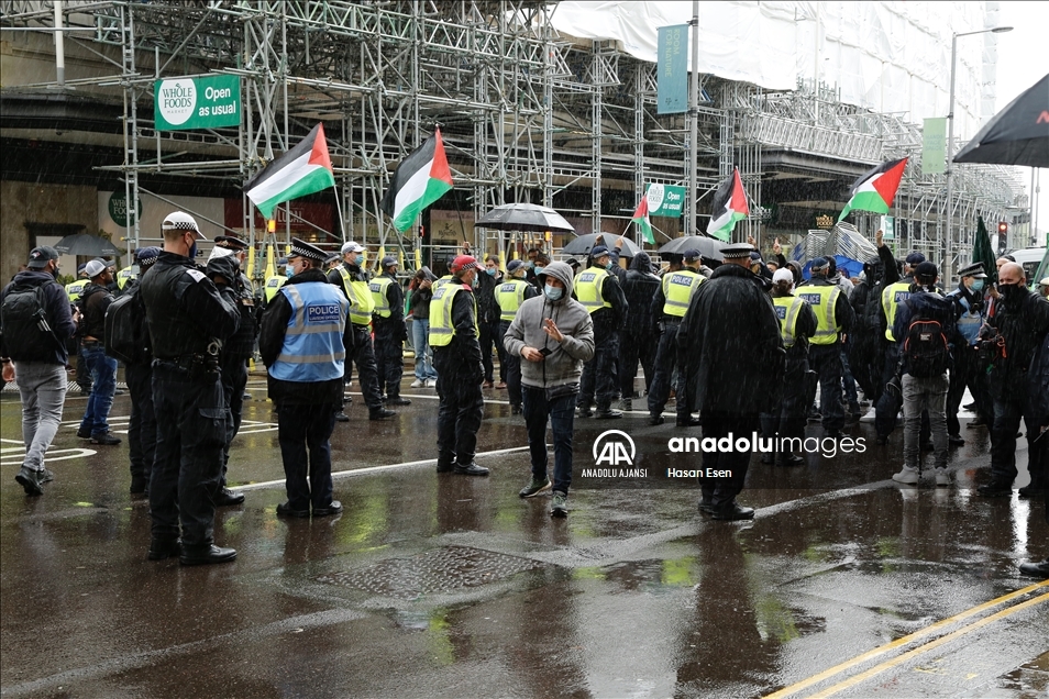 Londra polisi, İsrail destekçilerinin Filistin destekçilerine saldırmasını önledi