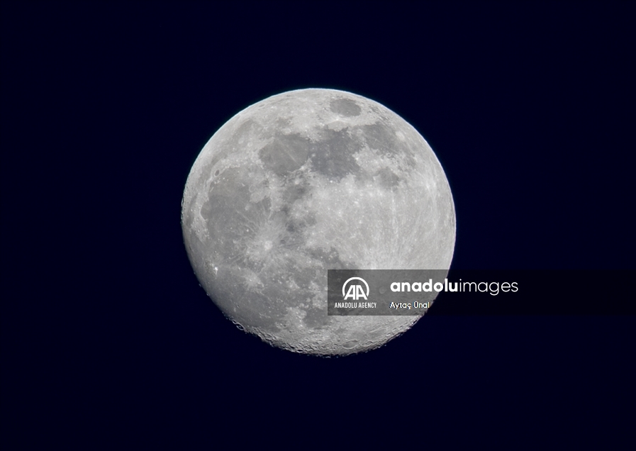 Full Moon in Ankara