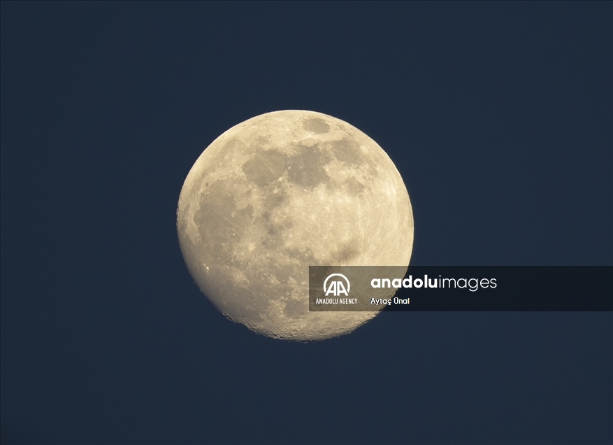 Full Moon in Ankara
