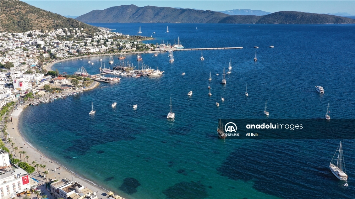 Bodrum'a "mavi tur" için gelen turistler denize "güvenli" açılacak