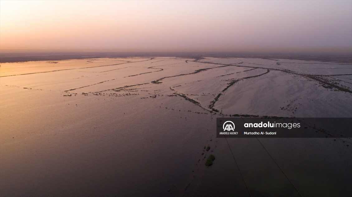 Impresionantes imágenes del mar de Náyaf en medio del desierto iraquí