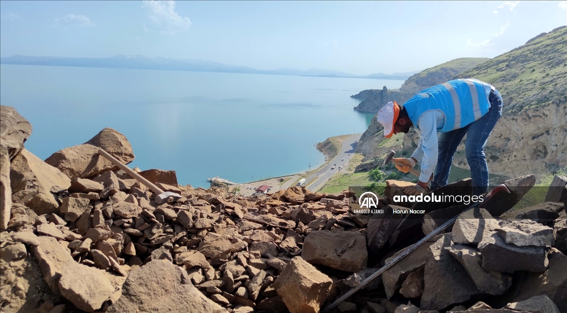 Van Gölü'nün eşsiz manzarasına sahip Urartu Kalesi restore ediliyor