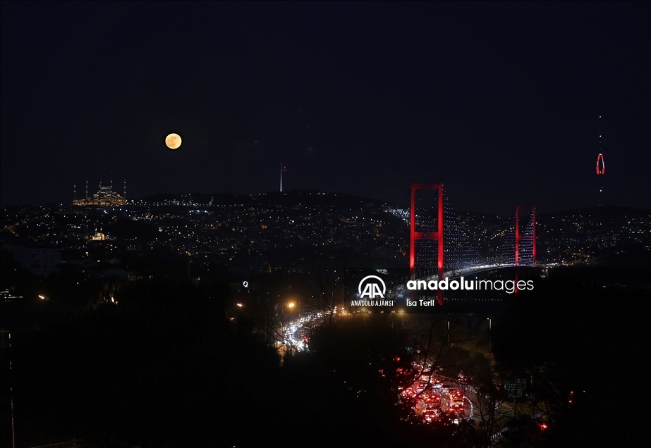 İstanbul'da "Süper Ay"