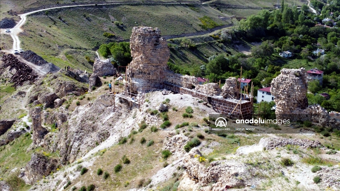 Van Gölü'nün eşsiz manzarasına sahip Urartu Kalesi restore ediliyor