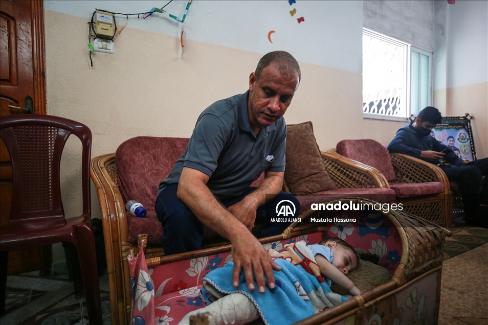 Eşi ve 4 çocuğunu kaybetmesine rağmen metanetini koruyan Gazzeli baba, Cumhurbaşkanı Erdoğan'dan yardım istedi