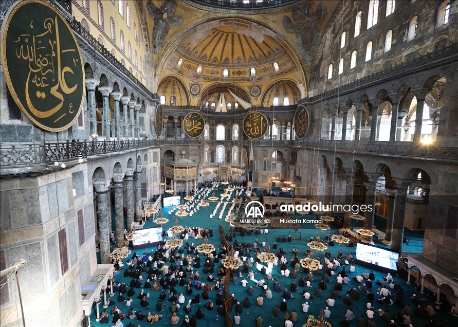 إسطنبول.. أردوغان يشارك في حفل تخريج 136 حافظا للقرآن