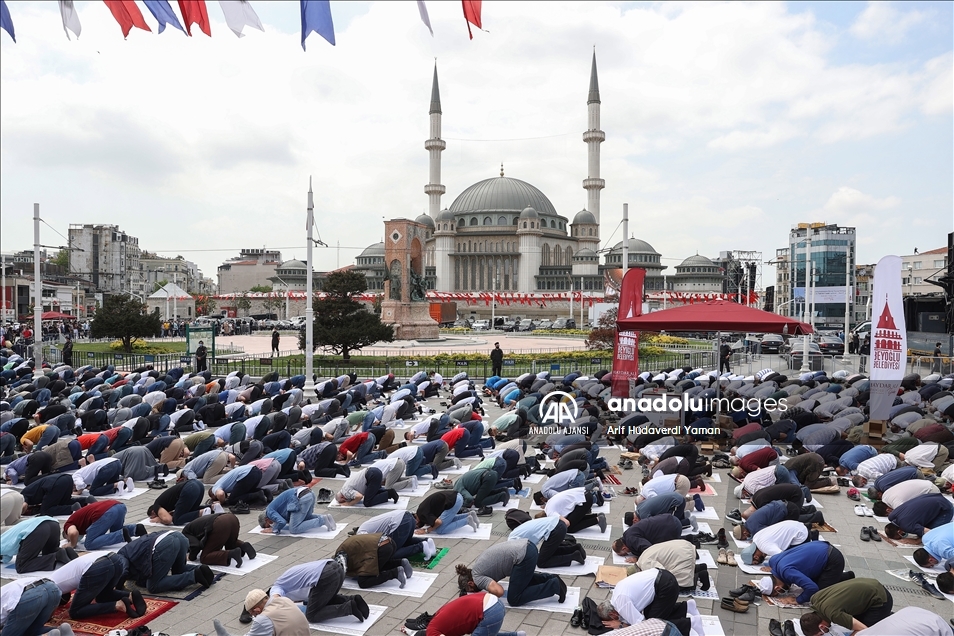 Taksim Camisi açıldı