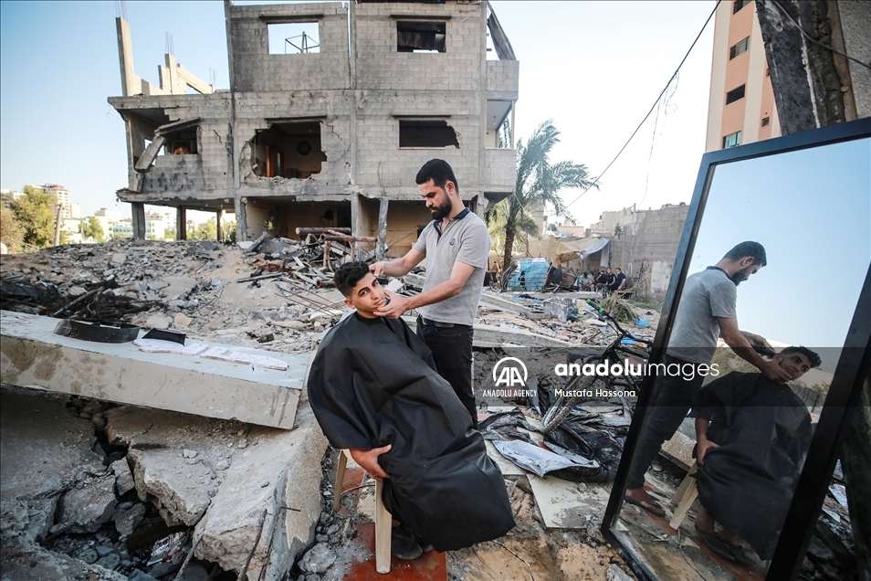 Gazan barber shop destroyed in recent Israeli attacks