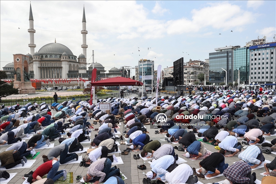 Istanbul's Taksim Mosque opens